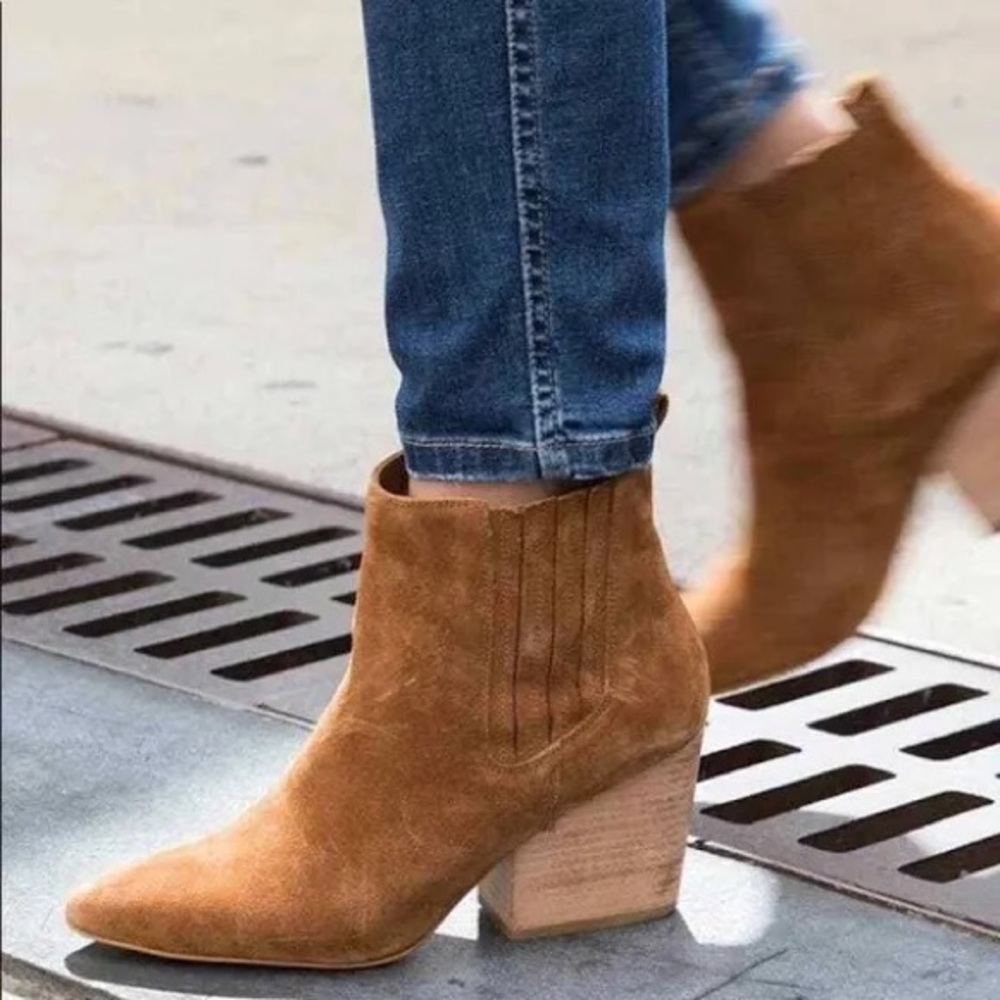 Able brand Rojas Western Boot. Tan suede. - Picture 4 of 7